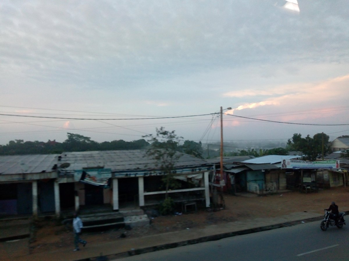 Le_TDK's tweet photo. Good morning and goodbye Douala from #TrainExpress
#TrainExpressRelaunch https://t.co/aZH69P7nn3