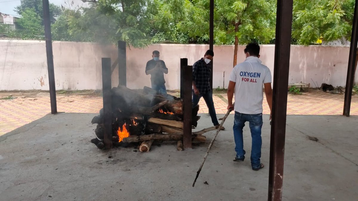 beinghumanBgr's tweet image. ଅସହାୟ ଶବ ସତ୍କାର @CMO_Odisha @Naveen_Odisha @pranabpdas @TukuniSahu @SusantaSingh11 @AnubhavMohanty_ @achyuta_samanta @CollectorBgr @spbalangir @DeoKalikesh @NarasinghMishra @sabyaactor @OdishaCouncil @ArkeshOfficial @MeeraParida