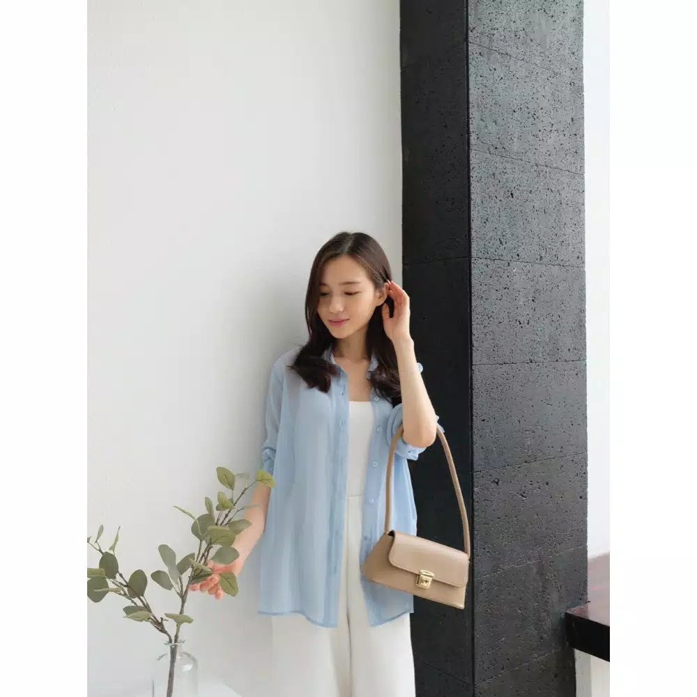 RizukaOfficial's tweet photo. Kemeja siffon.. gemesh banget
💜 Shopee : https://t.co/C6WNa4hYa4 https://t.co/TDOoy3LGT5