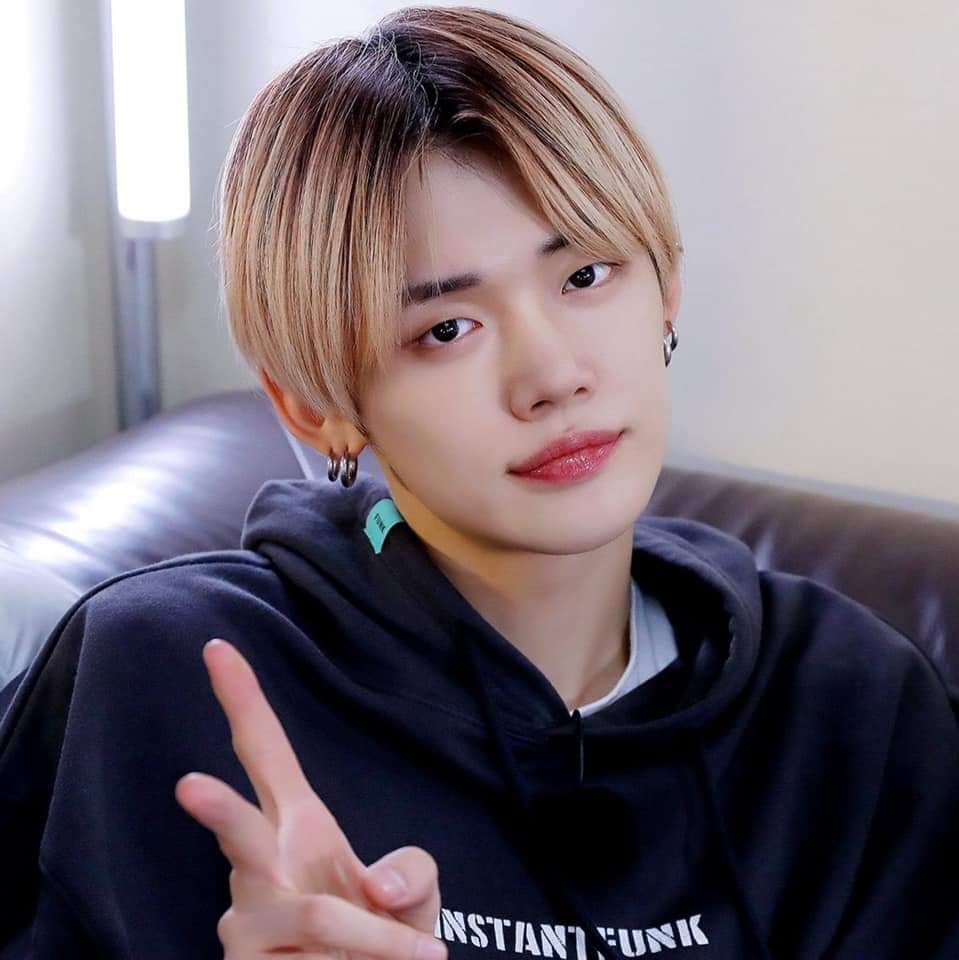 lugyu_ack's tweet image. No les pasa q están bien y de la nada Yeonjun es lo mas gorgeous del mundo 💕

youtu.be/Xm92TARdMgM