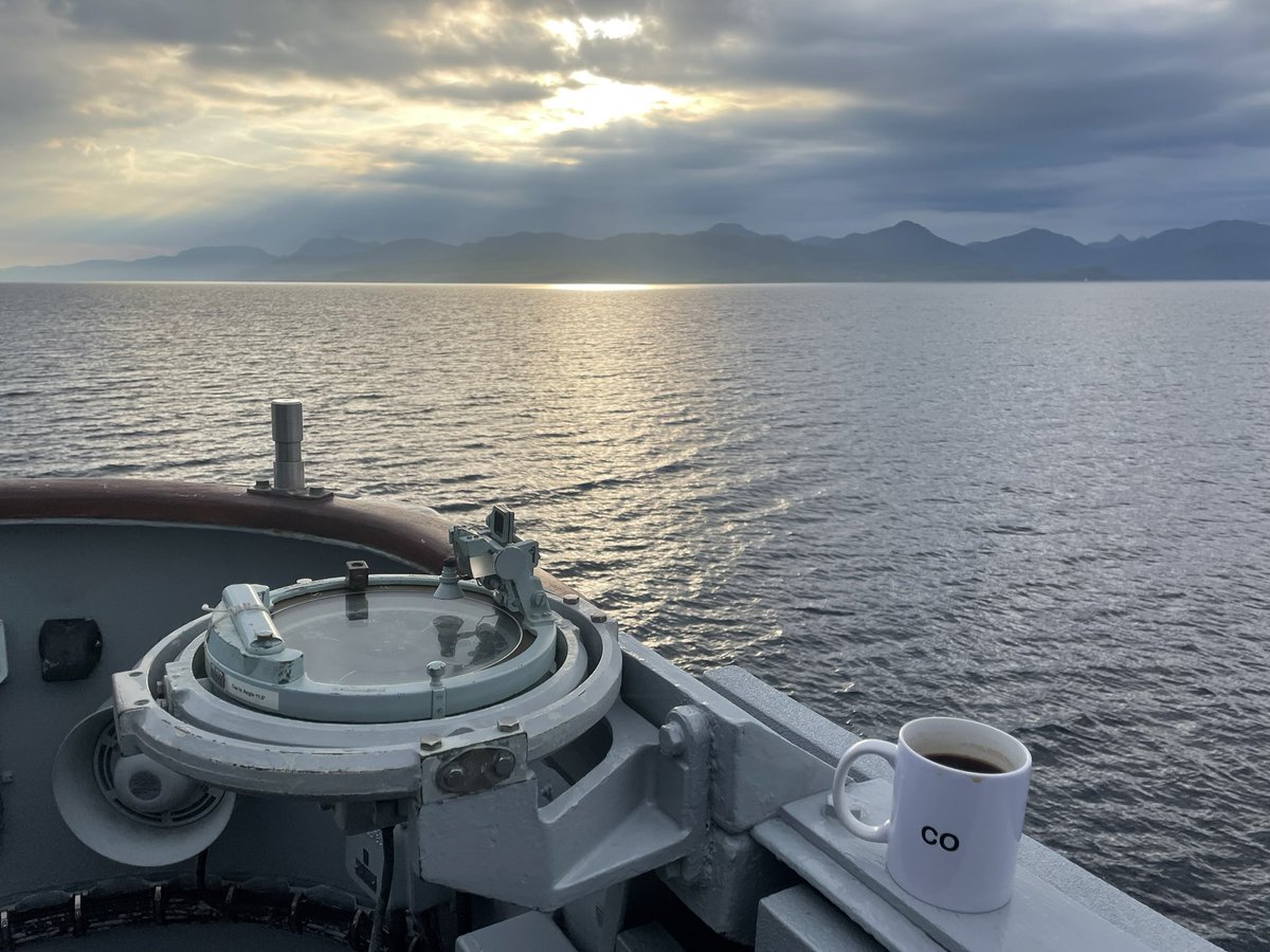 Good morning Isle of Skye… @RNinScotland @HMSMiddleton @RoyalNavy @mcm_squadron