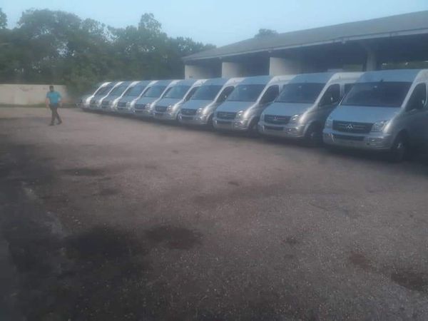 PerlavisionTV's tweet photo. #SomosCuba nadie lo dude Decide máxima dirección del país 10 medios de transporte de MITRANS y Turismo para servicios sanitarios de #Matanzas ante compleja situación epidemiológica Son tiempos de apremios y solidaridad #CubaPorLaVida @SolMayelin @ArmasAliena @BCuartero @Eviezer2 https://t.co/QaTrhDM3t3