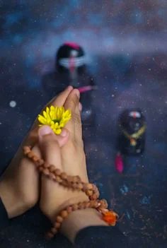 chupp___'s tweet photo. #खुशबु आ रही है कही से
#गांजे और #भांग की
#शायद खिड़की #खुली रह गयी है
मेरे #महाकाल के दरबार की… 
.
 
.
.
हर हर महादेव…🙏 https://t.co/4yJLQl9656