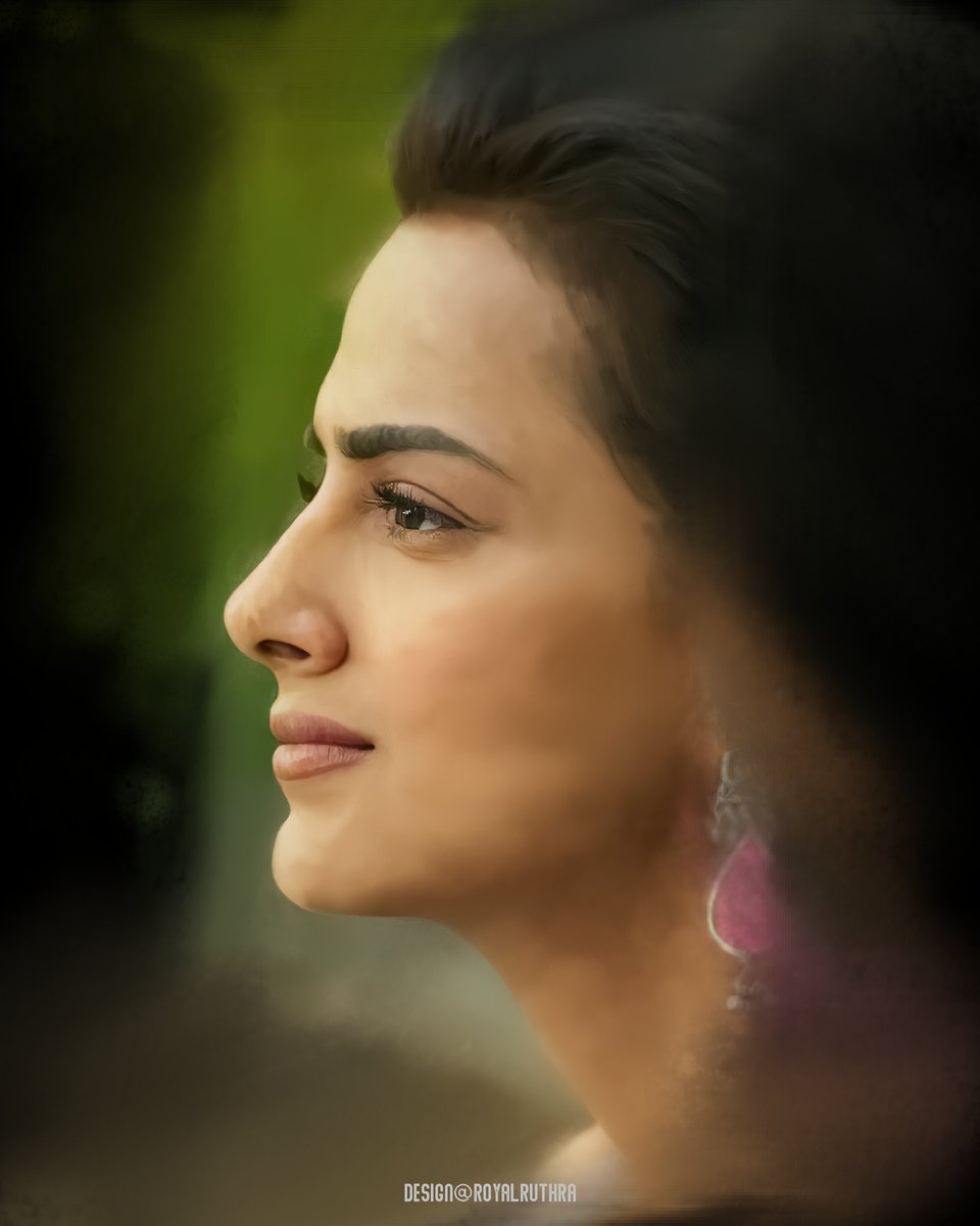 Thalapathyvibes's tweet photo. @ShraddhaSrinath โค๏ธ #DigitalPaniting #Shraddha #RoyalRuthra . https://t.co/dNhaGBMfLo