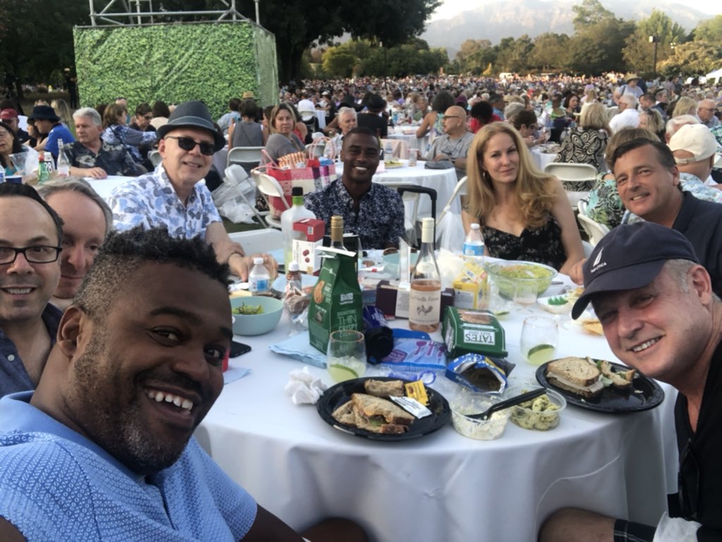 larryhygh's tweet image. Fun #Motown musical evening with the #PasPops dedicated to the late, legendary, Mary Wilson of the Supremes! Marilyn McCoo and Billy Davis, Jr. and Thelma Houston were amazing! One of our #OmegaPsiPhi #ZetaTau scholarship recipients, Cole Brown, conducted the Star Spangled Banner