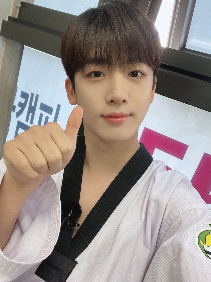 WEi__Official's tweet photo. 사범님으로는 처음 만나는 첫 제자이자 귀여움과 넘치는 에너자이너였던 병아리들🤍🐥 
항상 요한이에게 넘치는 에너지와 웃음, 행복을 전해주는 순간들을 함께할 수 있어 너무 행복했던 병아리 하이킥🥋 함께 달려주셔서 감사합니다✨

#위아이 #WEi #김요한 #KIMYOHAN https://t.co/tUjXtY2z1R
