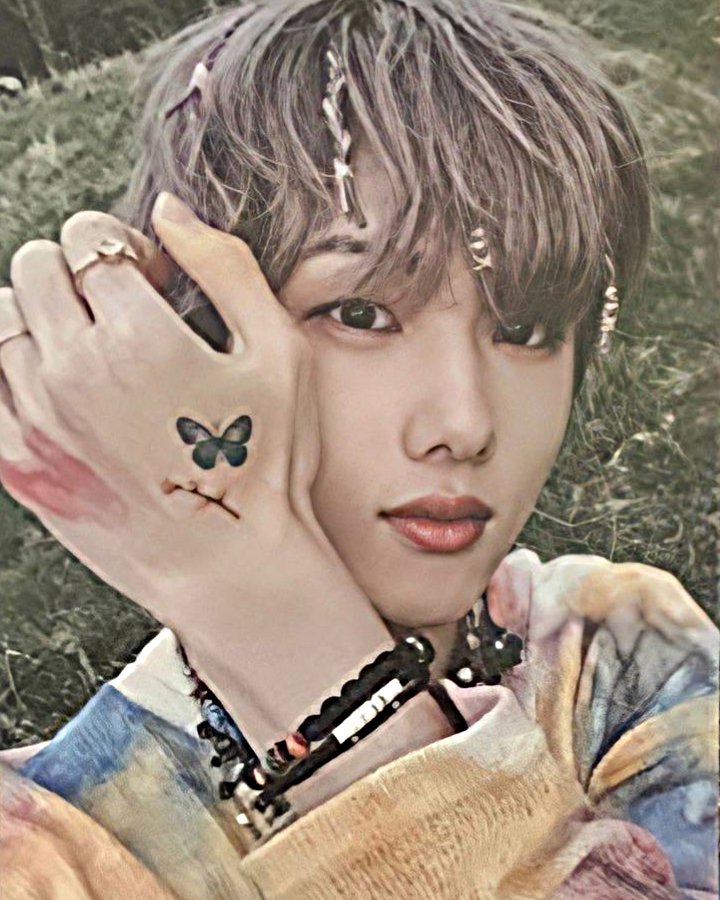 — Bαstiaη 'non active tweet media