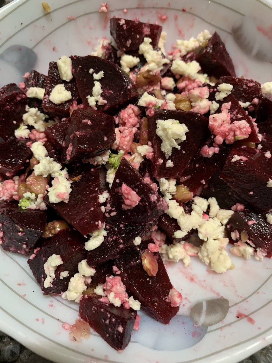 _shubhangi's tweet photo. Casually waiting for the @masterchefau semi finale. 

#MasterChefAU #beetroot #summer #beetrootsalad #pasta https://t.co/zeNkHUZ5Mw