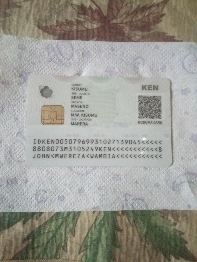 MwerezaW's tweet photo. @hudumanambake @HudumaKenya @InteriorKE @FredMatiangi @Karanjakibicho 
Why is it that my huduma card has it that i am from SEME subcounty while i hail from KISUMU WEST subcounty?

what dont we know as natives of Kisumu west?
CONCERNED CITIZEN https://t.co/t7oeu6stta