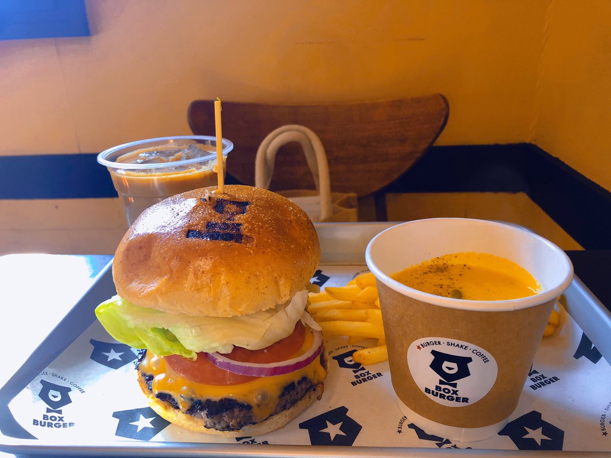 elecasa1's tweet photo. こんな日はお洒落なCafeで
のんびりするのも良いですね☕️

箱根には美味しいお料理デザートと
のんびり過ごせるカフェも沢山あります❣️

#箱根カフェ https://t.co/m788v5qEeE