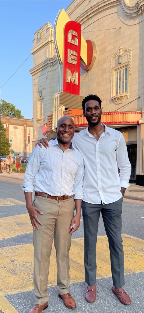 Ladies and gentlemen, your Mayor’s Night Hoops Team.  Kareem Rush was a star at Mizzou, was a Laker, etc.  I warmed that bench with the best of them... in 8th grade. 

Game is on 7/13 at Southeast Community Center.