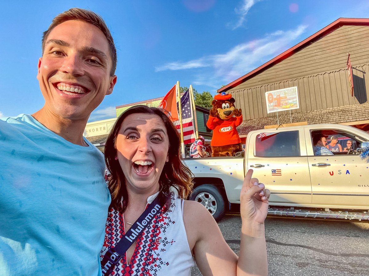 chris_beeth's tweet photo. Saw the A&amp;W mascot and celebrated  #America at the #Nisswa #FourthofJuly Parade https://t.co/eLoEndA07k
