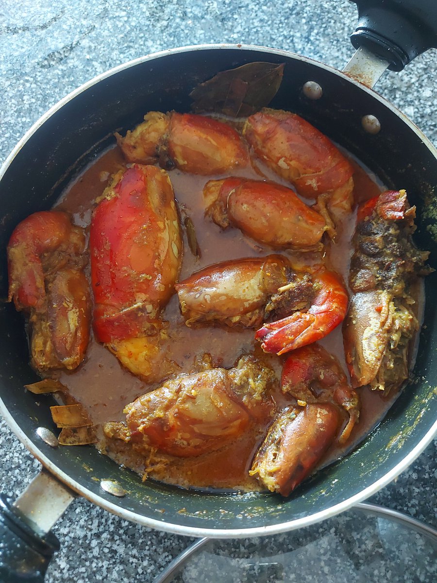rafiath_rashid's tweet photo. When I cook...
#kolkatatales #cookingdiary #mutton #chingri #daal #potolposhto https://t.co/HktuDJHKue
