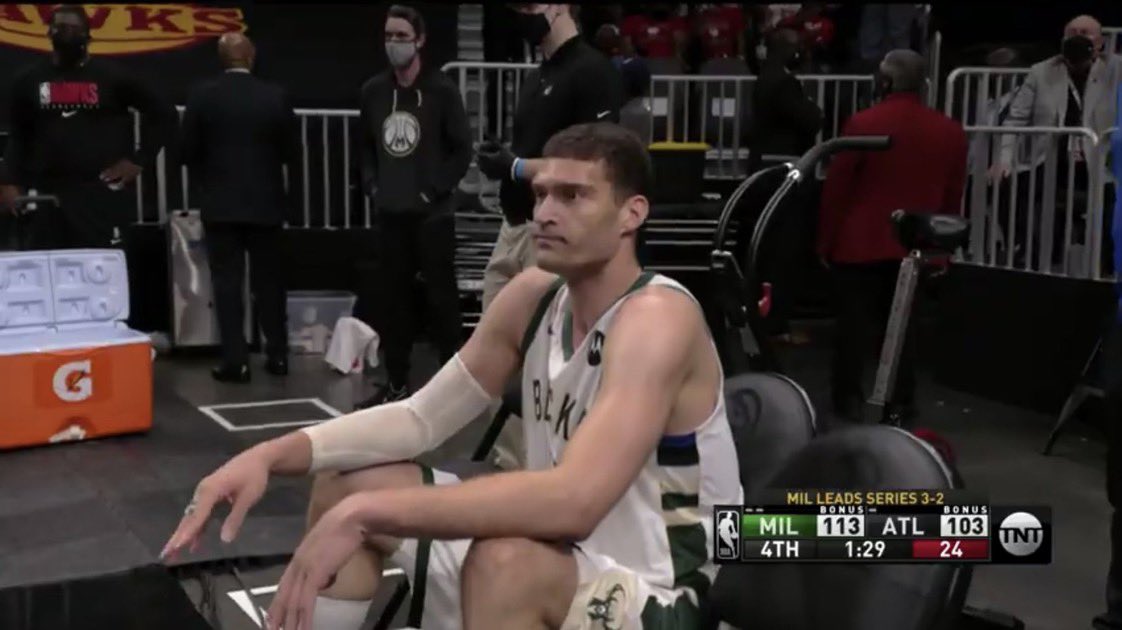 jessica_smetana's tweet image. when u forget to bring ur phone to the bathroom