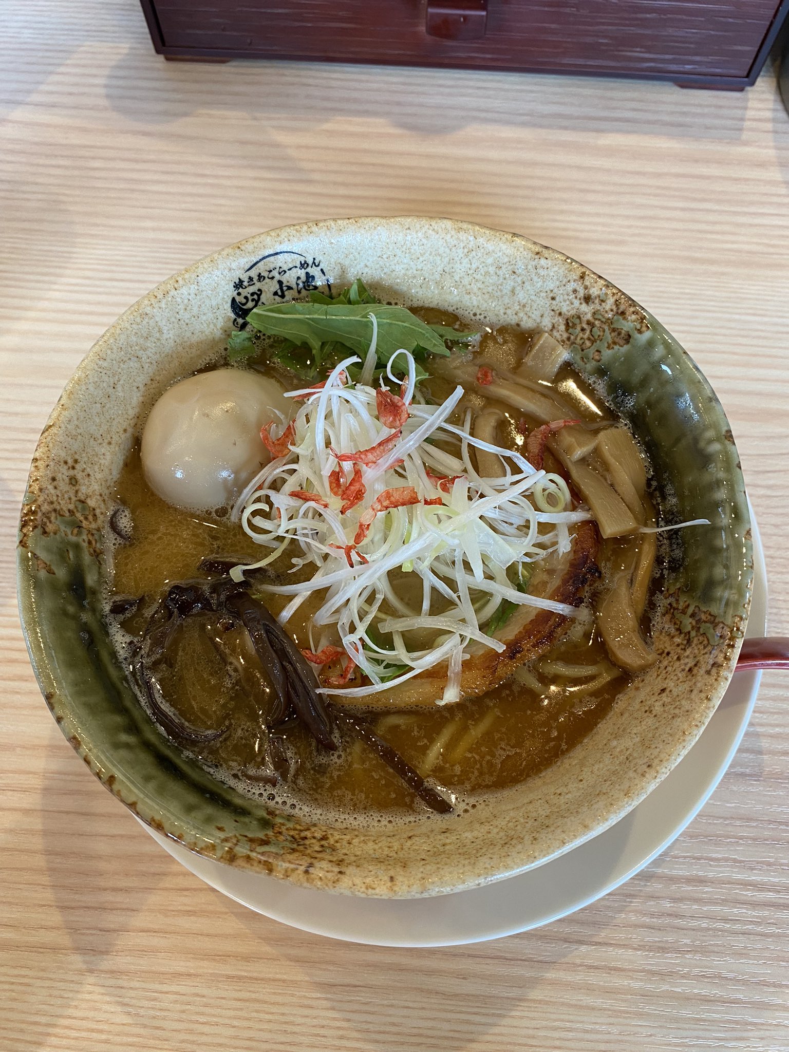 تويتر Madao على تويتر 新潟市東区 焼きあごらーめん小池 焼きあご味玉塩らーめん 0 先月オープンから既に人気店のこちらに初訪問です 器にトッピング等 いち井 をリスペクトしてるのかなぁ と勝手に思ってましたが 味は流石に違いました W 十分美味しい