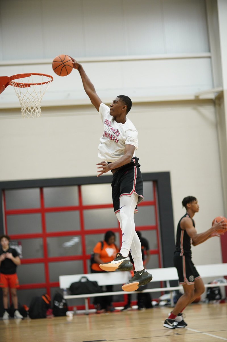 BowenArrowPhoto's tweet photo. @indyheatgymrats had a pretty sweet warm-up show. #CloudWalking https://t.co/NXXOjX6Bcw
