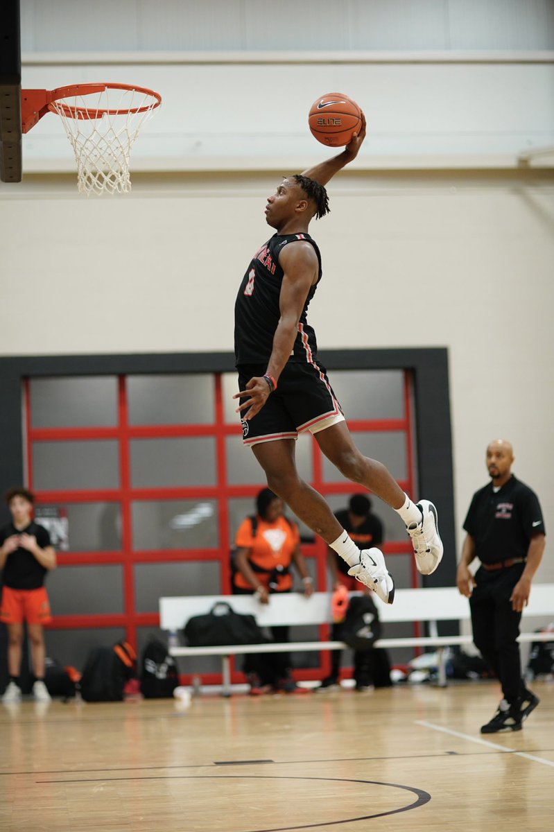 BowenArrowPhoto's tweet photo. @indyheatgymrats had a pretty sweet warm-up show. #CloudWalking https://t.co/NXXOjX6Bcw