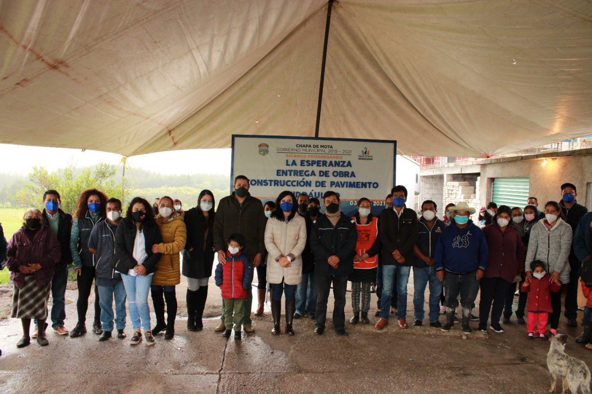 Lety_Zepeda's tweet photo. ✏️En la Localidad de La Esperanza, hicimos entrega de la Construcción de Pavimento Hidráulico en beneficio de los vecinos de esta comunidad.
¡En #ChapaDeMota continuamos trabajando y dando resultados, juntos #SigamosProgresando! 👏🏻✅🏡 https://t.co/YPgv0CSEoy