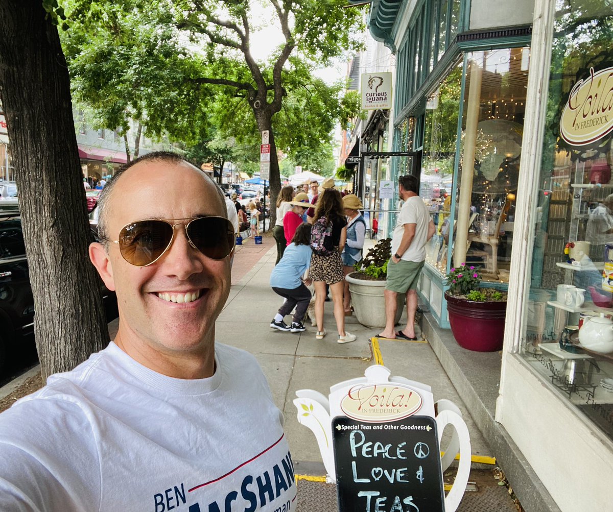 BenMacshane's tweet photo. A quick break from knocking on doors. Downtown is hopping on a First Saturday! https://t.co/EvoRsX3McL