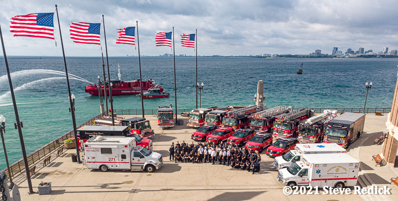 CFPalerts's tweet image. Chicago, IL - check out this amazing shot from Steve Redick of the First Battalion Units. 

Link: chicagoareafire.com/blog/2021/07/a…

#ILfire @511clubchicago @CFDMedia