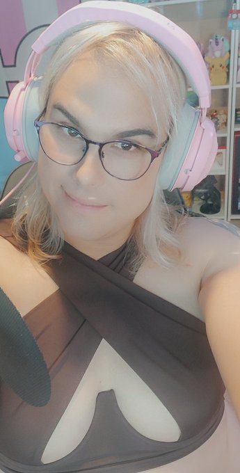 I'm feeling a bit spicy tonight! Let's show  these boys @MonsterousRageG  and @Vyr1s  how to golf!  https://t