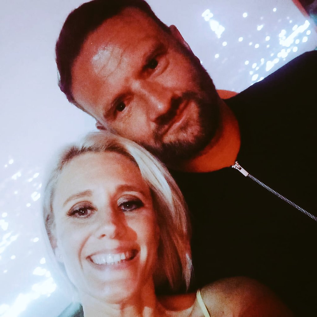 Amyjaynep's tweet photo. Loved catching half the England match with the Bolton Wanderers lot. What a great bunch. @OfficialBWFC #whitearmy #ComeOnEngland https://t.co/xEZnWlrjum