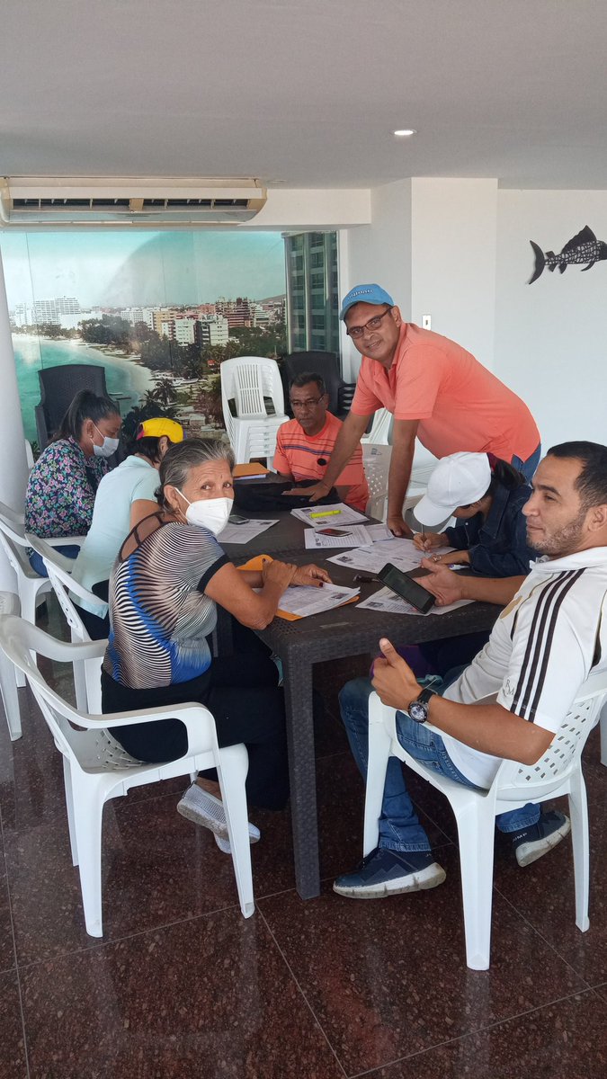 JesusNoriegaVP's tweet photo. Reunión de trabajo del equipo de VP García en el Estado Nueva Esparta,verificando movilizadores y padrón electoral con nuestro candidato Martín Rojas #VoluntadPopular #NuevaEsparta #García #Elecciones2021 #AlfredoDiaz #Gobernador #MartinRojas #Alcalde #UnidadSuperior https://t.co/LCRxFOV30Q
