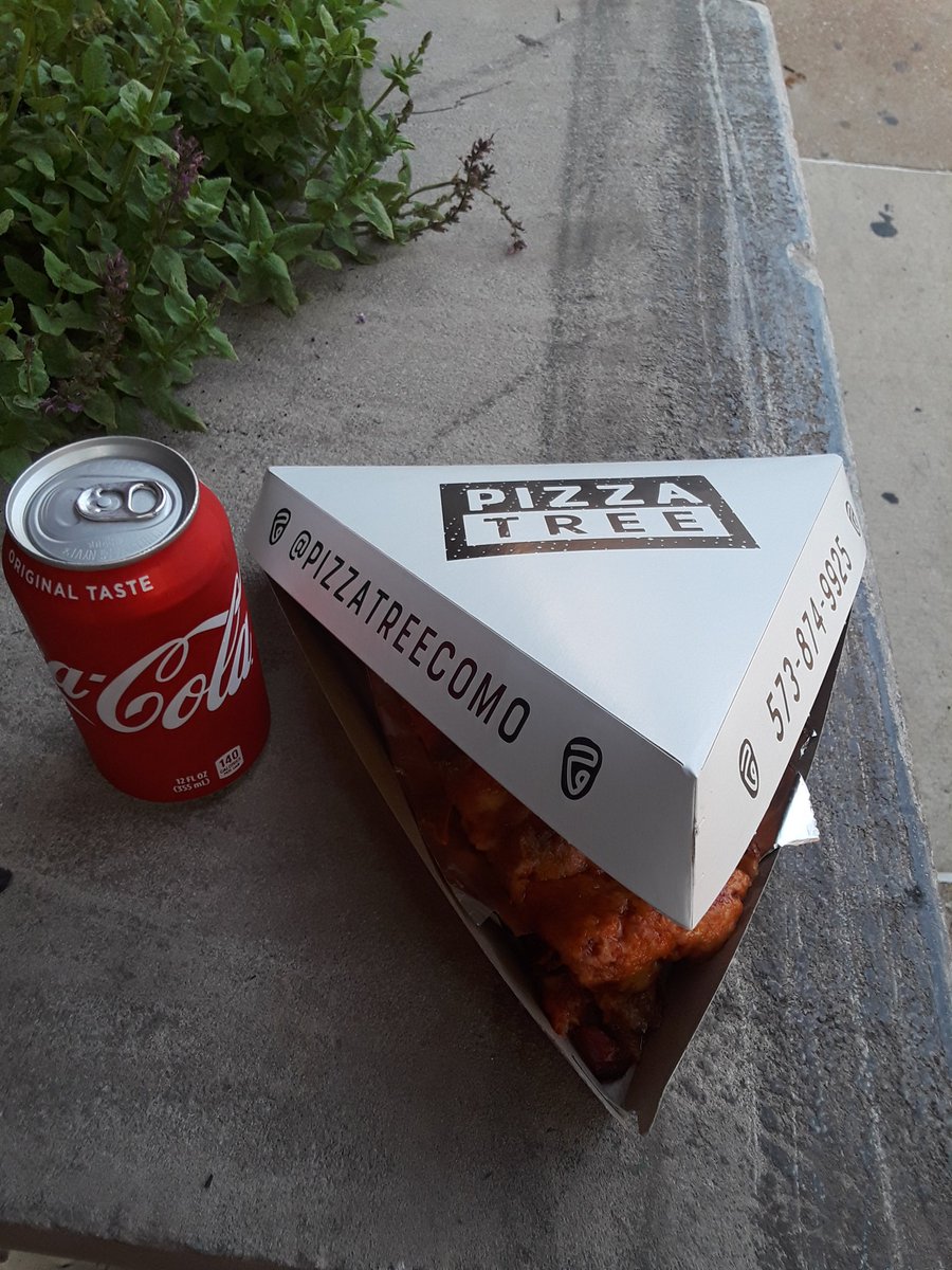 JohnPeterMac's tweet photo. Snag #pizzatree https://t.co/F6oUGIQZLF