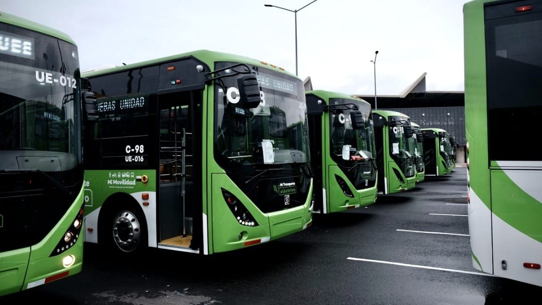 BeckyReynoso's tweet photo. Inicia operaciones mañana Mi Transporte Eléctrico, la primera ruta eléctrica en México

Son 38 unidades conducidas en su mayoría por mujeres 

https://t.co/eleg6FMwmi https://t.co/hKh0egGZLF