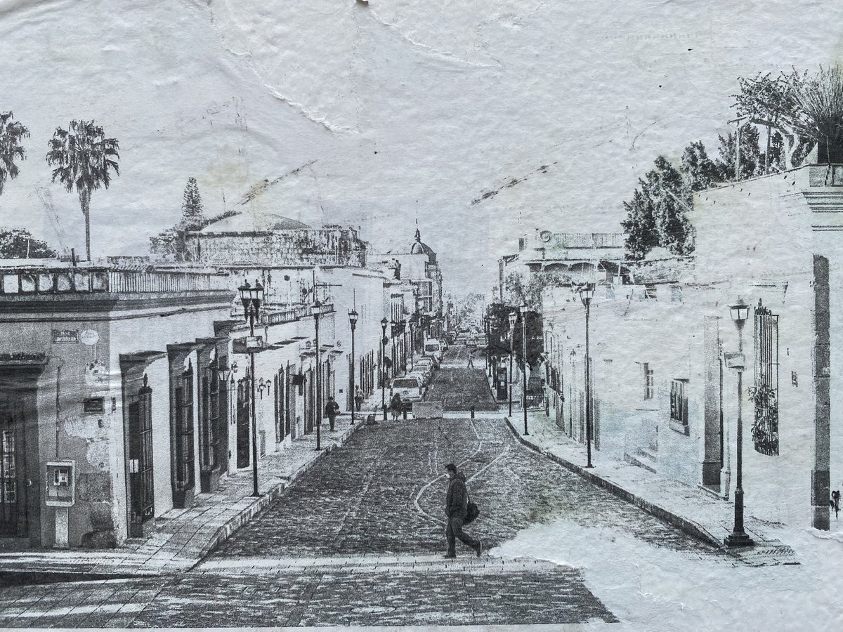 Moontserrattt's tweet image. Me encanta caminar por las calles de Oaxaca y darme cuenta que en cada uno de sus rincones encuentras magia. (y uno que otro helado con piquete 😏) #Oaxaca #StreetArt #Sameview