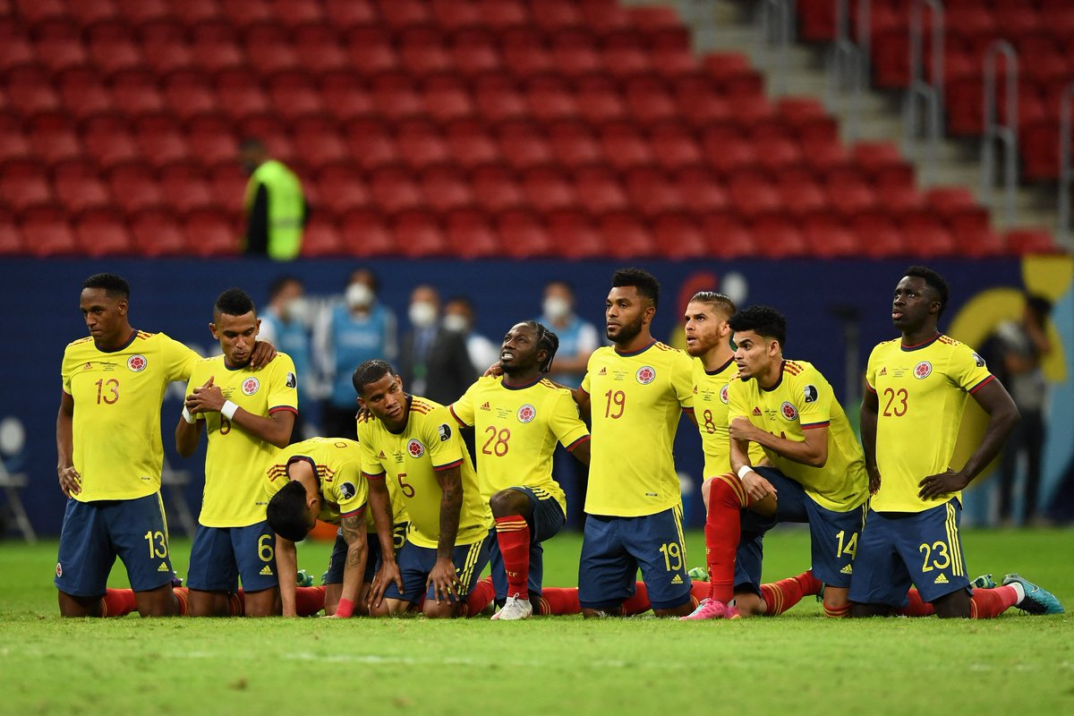 soloparaculestv's tweet photo. ⏱️ ¡FINAL! 🇨🇴 COLOMBIA se mete en SEMIS de la #CopaAmérica tras derrotar a 🇺🇾 URUGUAY en penaltis (0-0 [4-2]).

🌟 @D_Ospina1, el HÉROE de la tanda. https://t.co/WI4q7epJsg