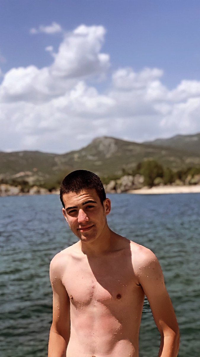 karke30's tweet photo. kaplje sve sa mene kao da sam pliv'o https://t.co/WtPo4VuNVO