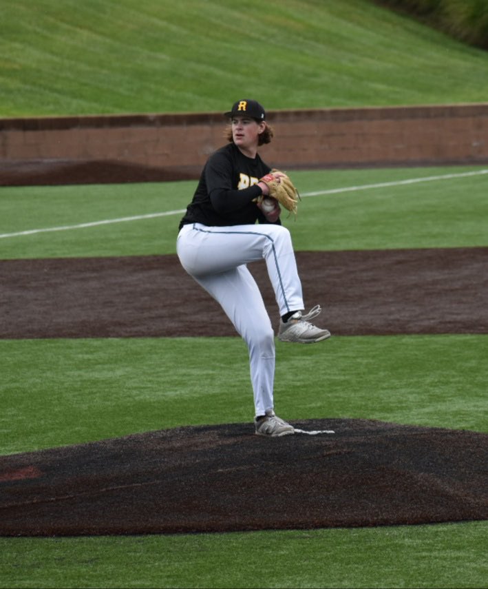 I am excited to announce my commitment to EIU to continue my academic &amp; athletic career as a Panther. Thank you to my family, Coaches and everyone who has helped me on this journey.  <a href="/EIU_Baseball/">EIU Baseball</a> @TS_pitching @babyberra <a href="/CruitsCoachDW/">David Wiggins</a> <a href="/pitchn09/">Jason Anderson</a>  <a href="/rycrowlz15/">Ryan Crowley</a> <a href="/summithardball/">Summit Baseball</a>