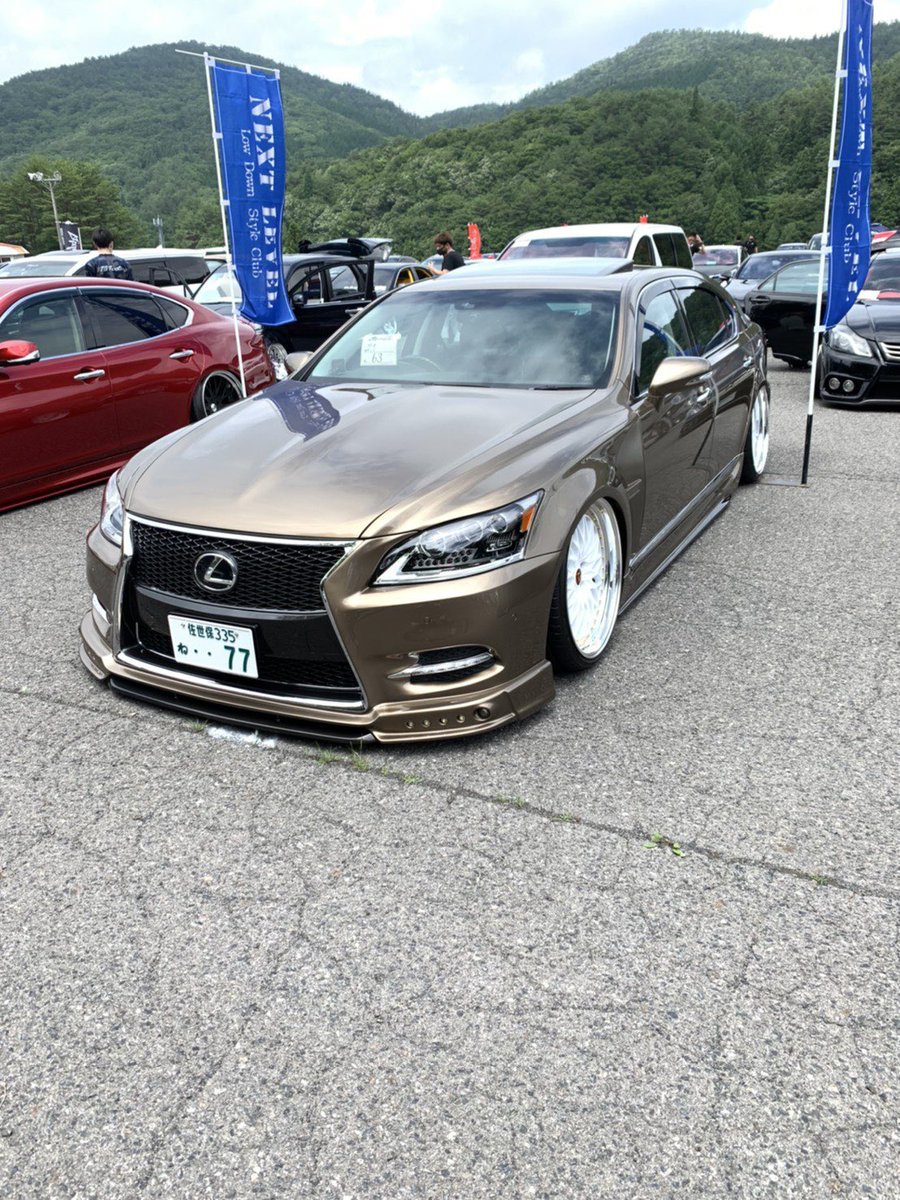 nextlevel_77's tweet photo. 🏆トップスタイル杯🏆

#NEXTLEVEL #KCスタイル #TOPSTYLE #トップスタイル杯 #VIPSTYLE #VIPカー #ドレスアップカー #セダン #車高短 #LS430 #LS460L #40LS #51FUGA #LEXUS #レクサス #日産 #INFINITY #トップスタイルで会いましょう https://t.co/TEEroZwVfo