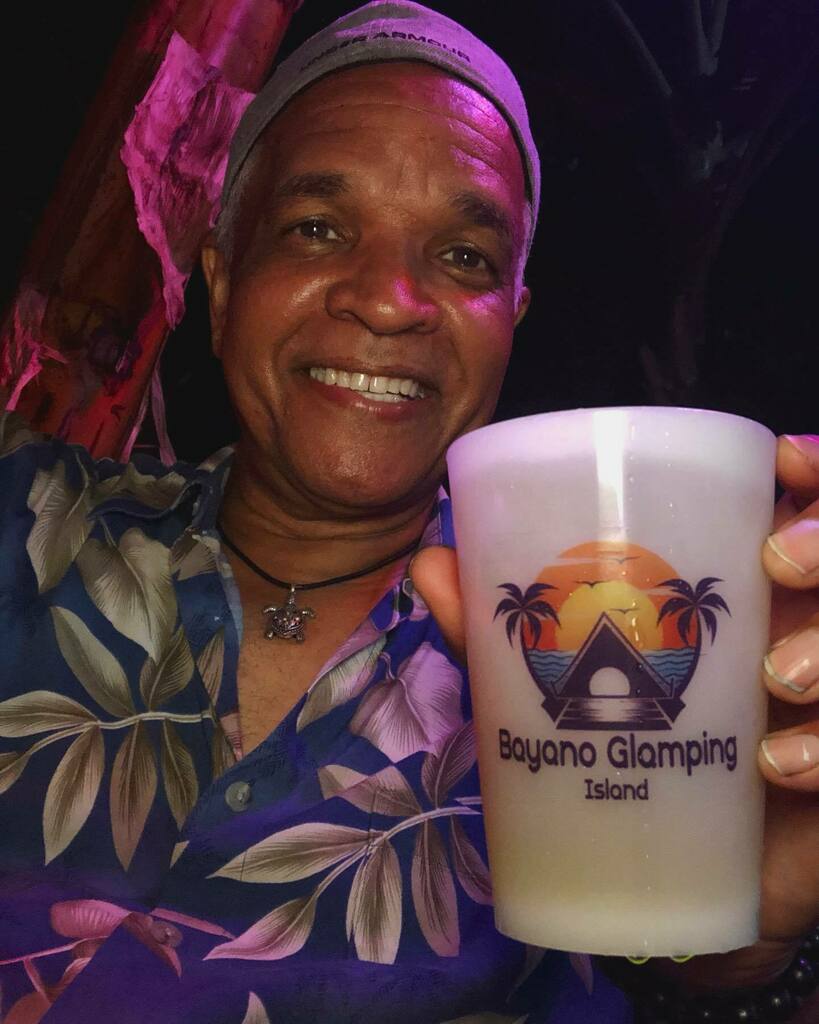 LuisPoloRoa's tweet photo. Soft Opening de Bayano Glamping Island… después les cuento.!!!
No me critiquen las uñas… es que tuve que cambiar un flat.!!!
Por ahora pueden seguir su cuenta: @bayano.glamping 
#panamá #bayano #enjoy #enjoylife #yolo #disfruta #disfrutalavida #disfrutando #turismo #turismop… https://t.co/eeCgQTLo41