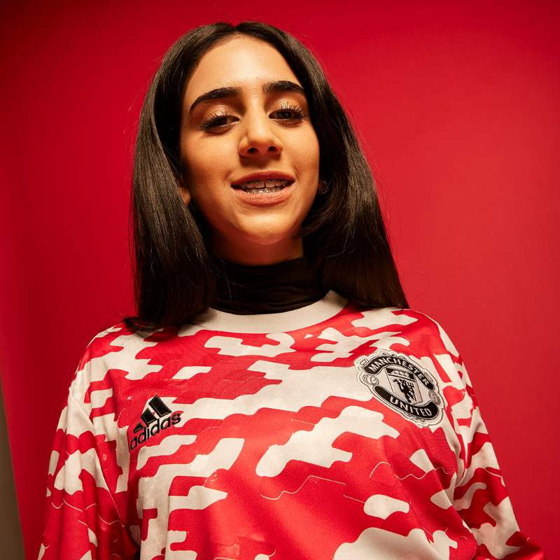 ManUtd's tweet photo. Vibin' through ❣️

Get 𝐩𝐫𝐞-𝐦𝐚𝐭𝐜𝐡 ready with our new @adidasfootball gear 👇

#MUFC