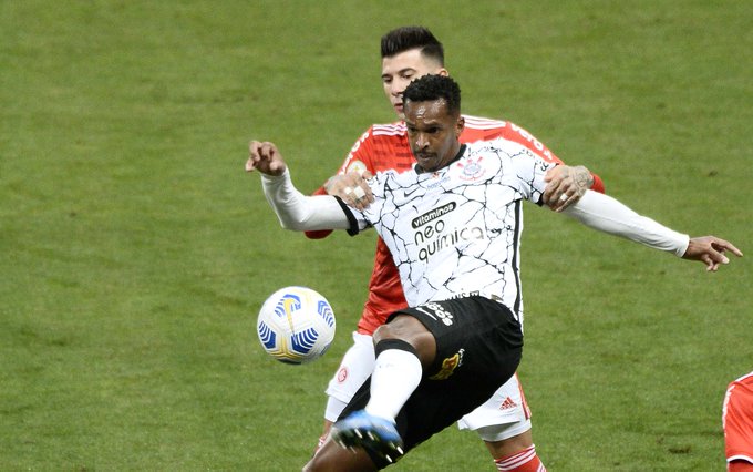 E5abusYWQAEB8VK?format=jpg&name=small