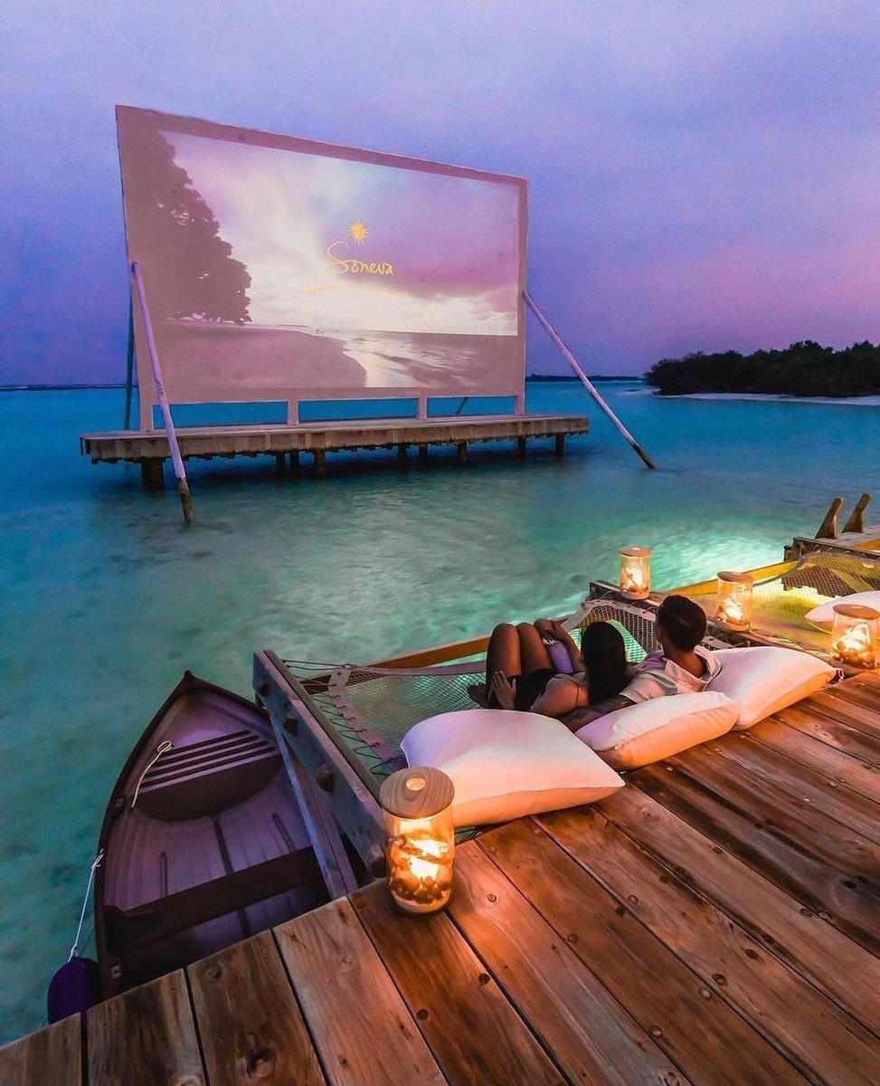 Earth Pics tweet media