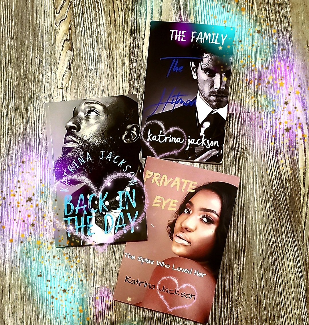 _LittleLovely_'s tweet photo. At the signing, I spoke to each author a bit. Lucy & I cut up about a book I had that was signed to someone else & I didn't notice π, I almost sobbed when Kat signed my copy of BACK IN THE DAY π, and Tash and I talked about Julian and her upcoming work π₯².
12/
#JenMeetsCute https://t.co/TPIgNJyVY6