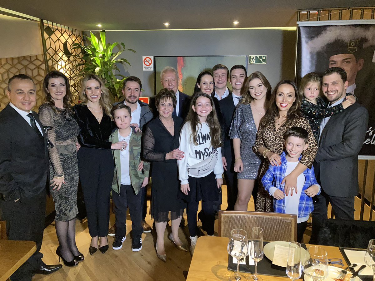 MarcioTurra's tweet photo. Dia especial. Formatura do Marcelo: #familia  #medicina #univates https://t.co/nJtlsLyjYw