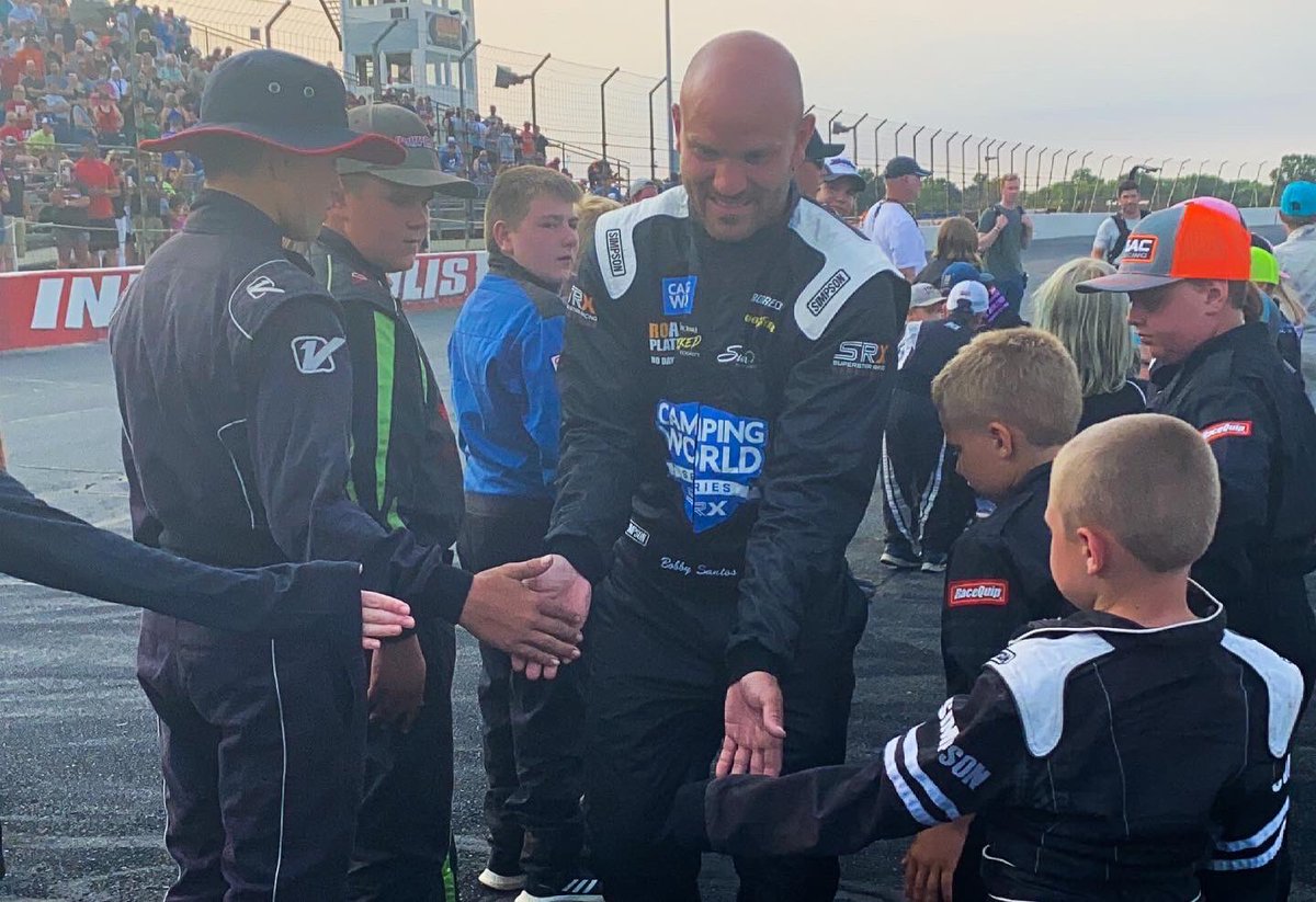 nascaryouth's tweet photo. Great night spent at @LucasOilRaceway with @SRXracing!
@h3lio
@BillElliott9
@BobbySantosIII
#USAC25 https://t.co/ojcsRcovi6