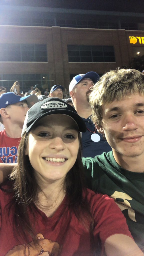 bumblbv's tweet image. #bullsbroughtmeback Such a fun time! We have some special people among us in the crowd :)