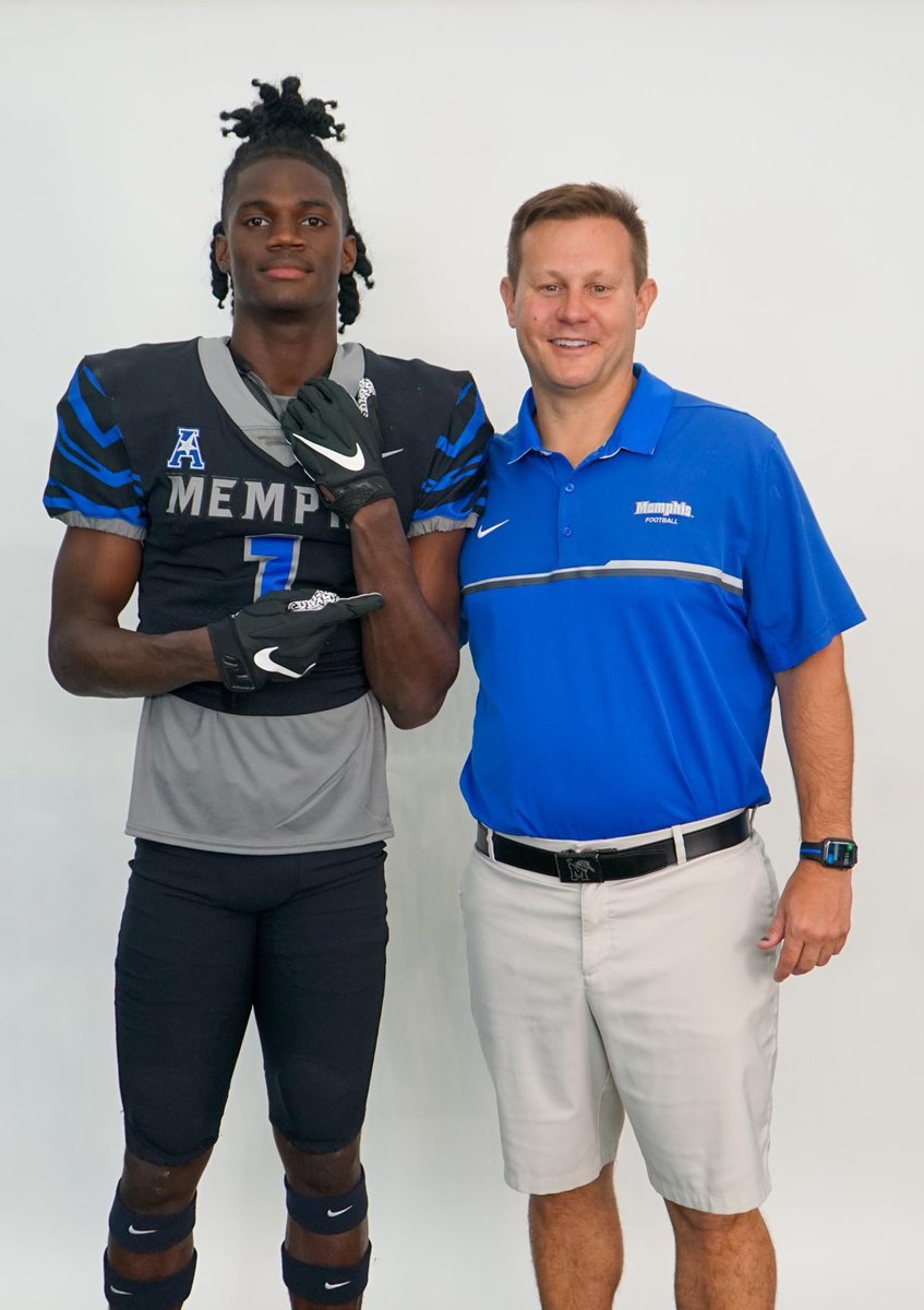 MemphisHomer's tweet photo. Manifestingπ€
@JereDillo1 @Jordananthony_6
#WeaponU #ALLIN #PlaymakerUπ₯Άππ
π― https://t.co/OC3dR3JQIx