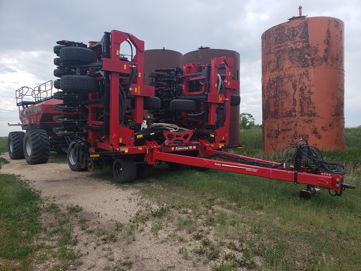Let's try this again Twitter! Amity sd50 for sale. DM me for more details. Rt appreciated and thanks in advance ! #AgTwitter #seeding #agco #amity