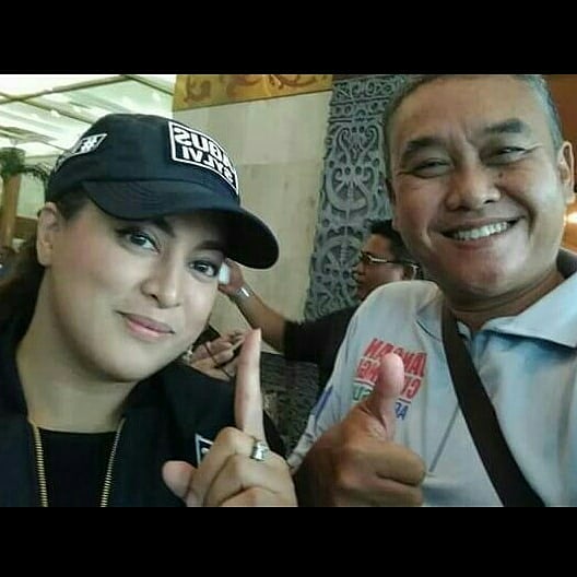 JaprakHaes2's tweet photo. Innalilahi wainnailaihi Rojiun, semoga Almarhumah Jane Shalimat Husnul Khotimah. Aamiin https://t.co/j4IYg0vZK8