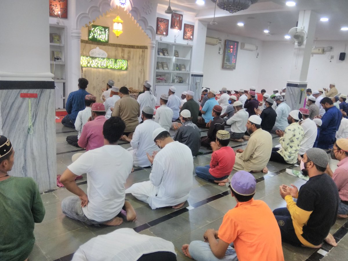 SattarFarooqui's tweet photo. #SundayThoughts #sundayvibes

Yesterday observed the beautiful scene of prayer, with PHYSICAL DISTANCING, @ a mosque in Karkhana area of Secunderabad (Hyderabad)

I appreciate all such Masjid Committees who are doing a great service towards safety from #Covid 

भारतीय संस्कृति ⬇️ https://t.co/xLeppubWS4