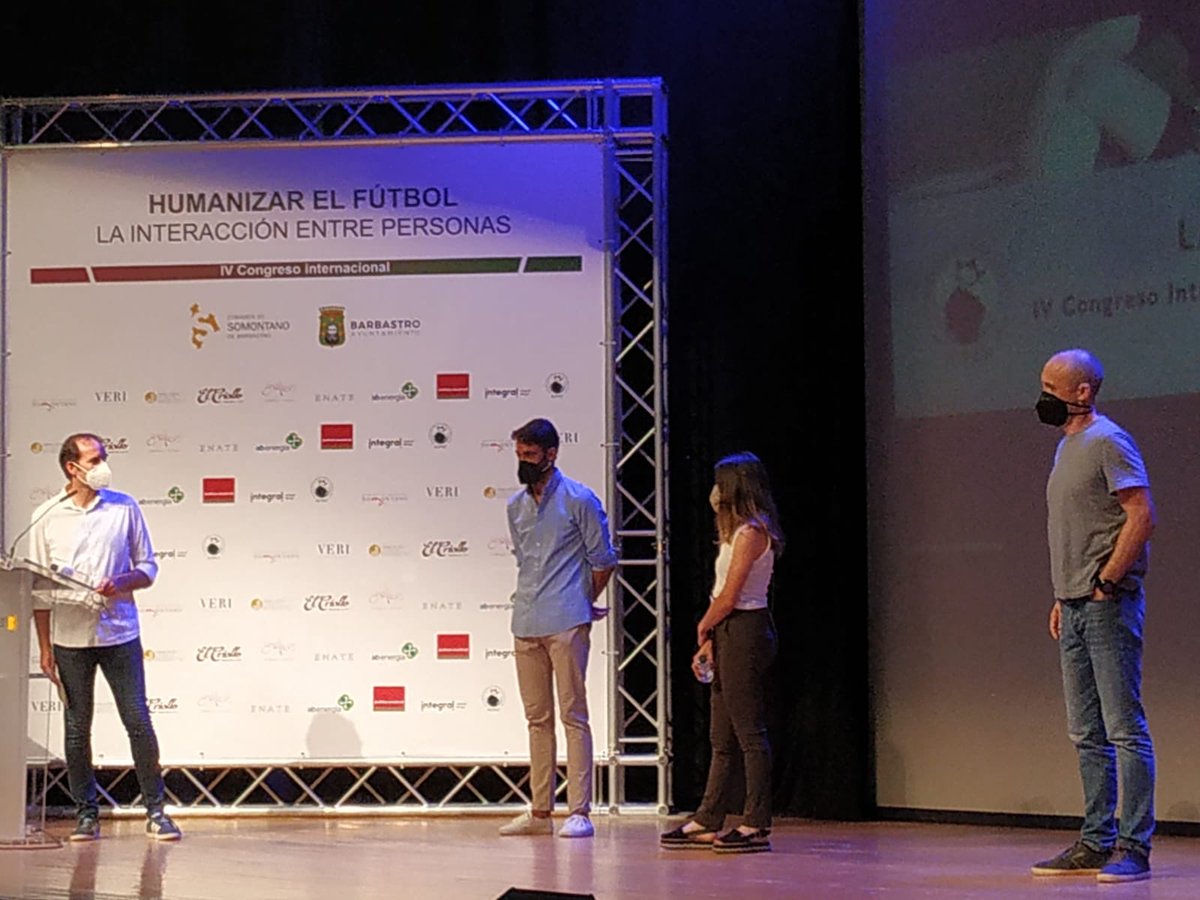 Inician la jornada de hoy <a href="/MariaCosin/">Maria Cosin</a>, <a href="/edumorello/">Edu Morello</a> y Javier Garrido hablando del papel del psicólogo en un cuerpo técnico.