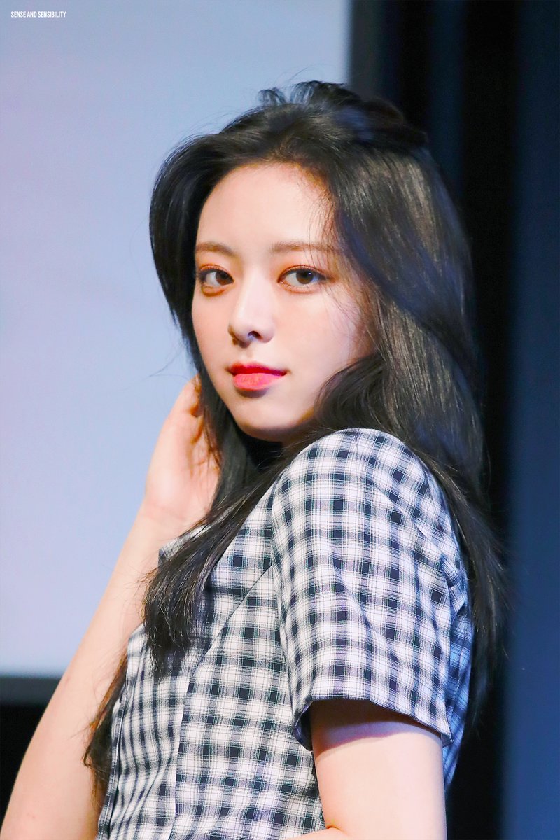 210704 걍천재아기임🥺 
#ITZY #있지 #YUNA #유나