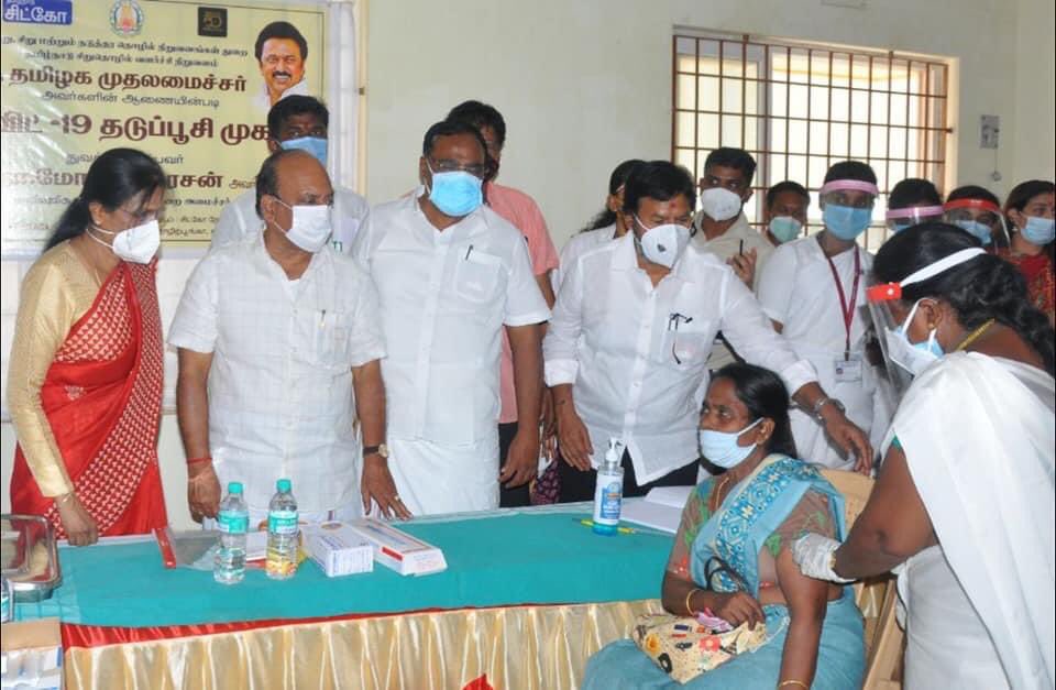 thamoanbarasan's tweet photo. மாண்புமிகு தமிழக முதல்வர் அண்ணன் தளபதி அவர்களின் ஆணைக்கினங்க திருவள்ளூர் மாவட்டம், திருமுல்லைவாயலில் இயங்கி வரும் மகளிர் தொழிற்பூங்காவில் பணியாற்றும் மகளிர் பணியாளர்களுக்கு குறு - சிறு - நடுத்தர தொழில் நிறுவனங்கள் துறை சார்பில் கோவிட் 19, தடுப்பூசி முகாமை துவக்கி வைத்த போது.. https://t.co/SZu5ysGA7v