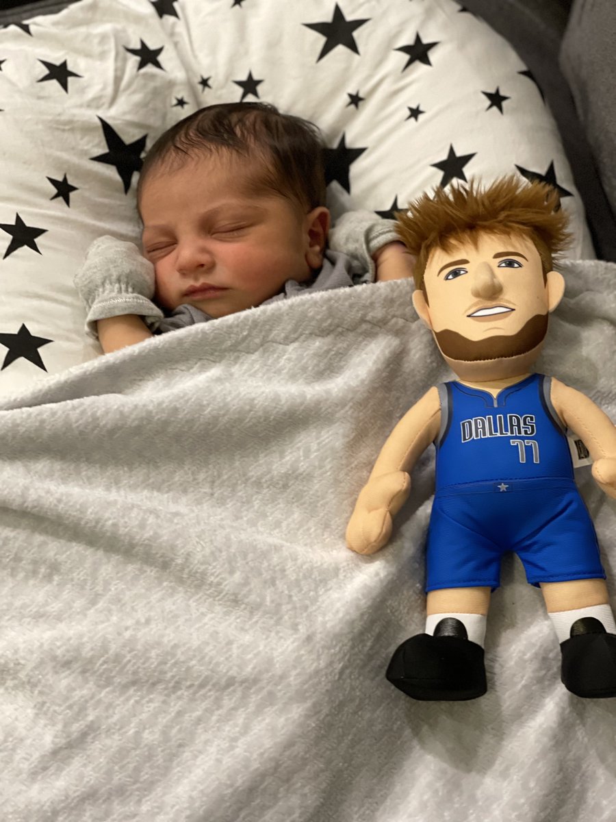 alyshahjiwani's tweet photo. The newest and biggest @luka7doncic fan in the world! #MFFL #Mavs https://t.co/tnMkfCPy3n